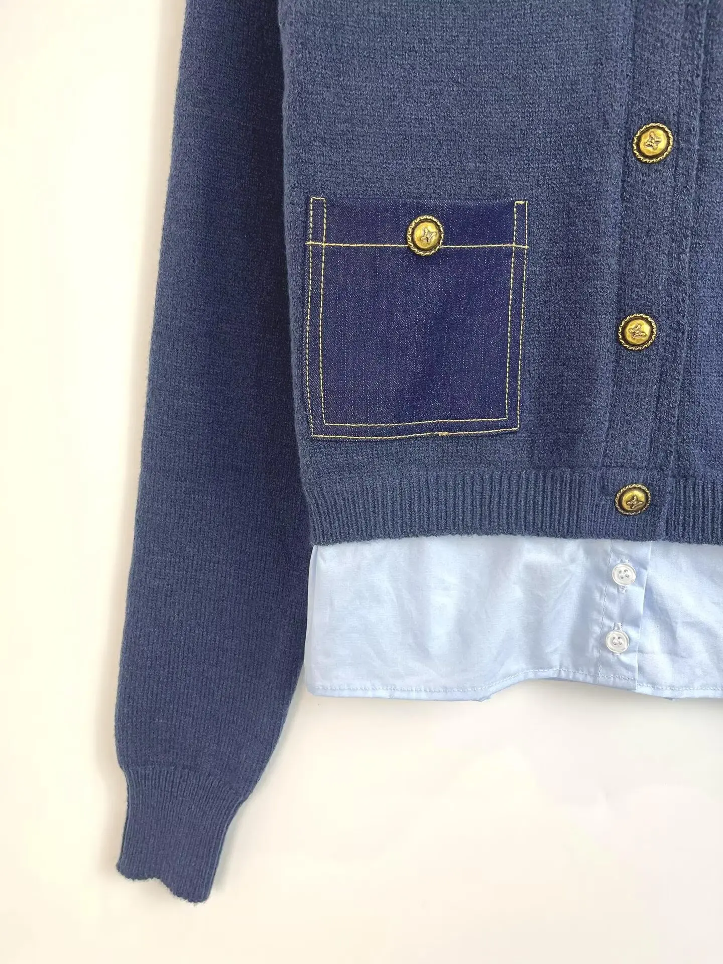 เสื้อสตรีแฟชั่นลำลองแบบคอปกโปโลตัดสีสไตล์สองชิ้นหลอกๆ ทรงสลิม แขนยาว ไม่มีปก