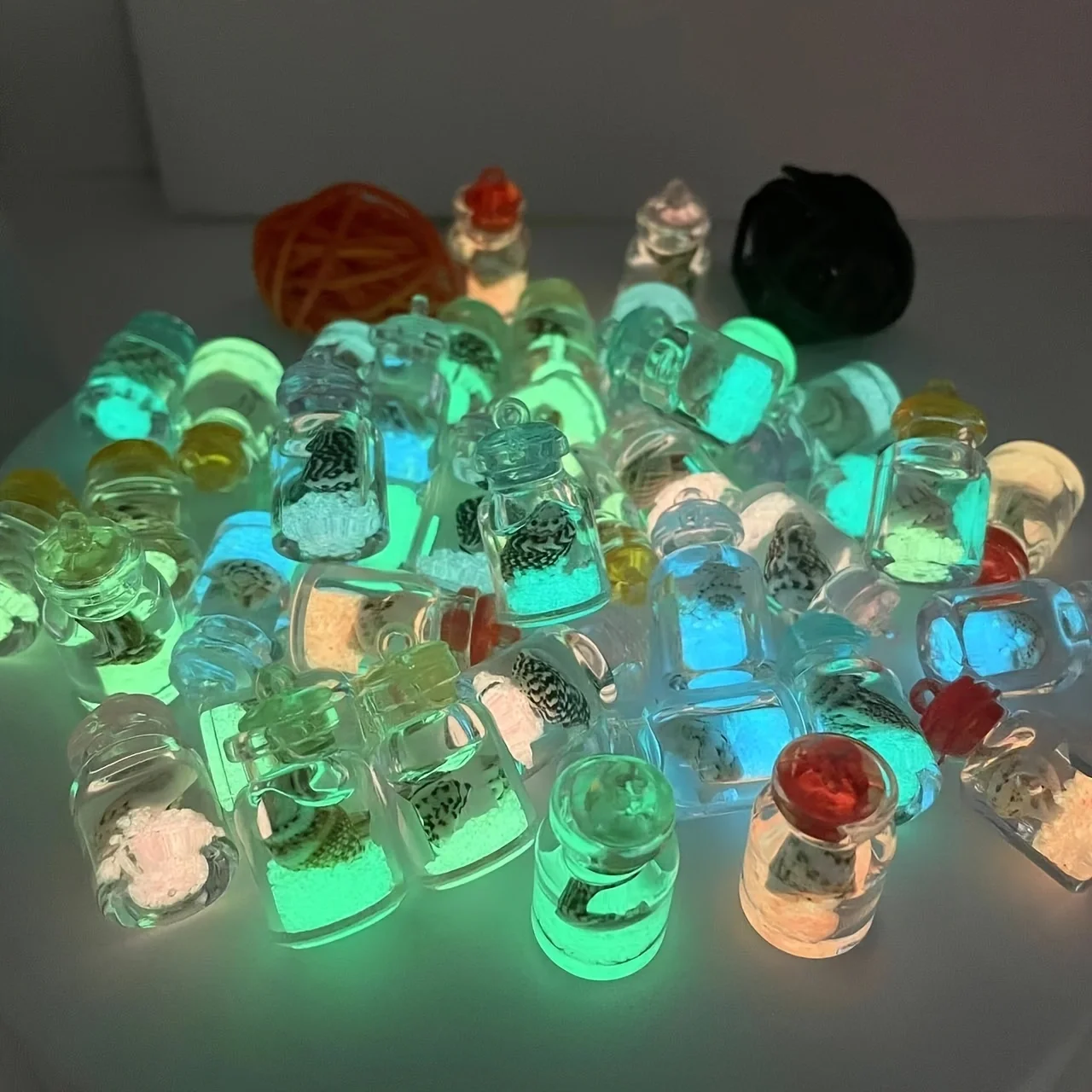 Conchas luminosas en botellas de vidrio transparente, adecuadas para accesorios colgantes, decoración de bolsos, regalo de Navidad y Año Nuevo