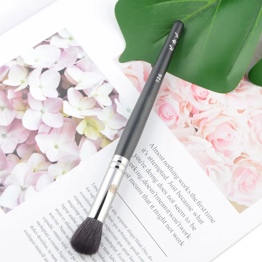 1pc Round head Highlighter Makeup brushes P726 Blush shadow contour Make up brush Professional cosmetic tool Squirrel hair mix