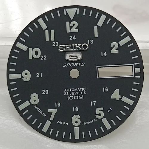 Imagen 2 del producto Reloj de buceo mecánico vintage luminoso verde con esfera NH36 de 28,5 mm No. 5 faces dial S logo doble fecha para seiko mod