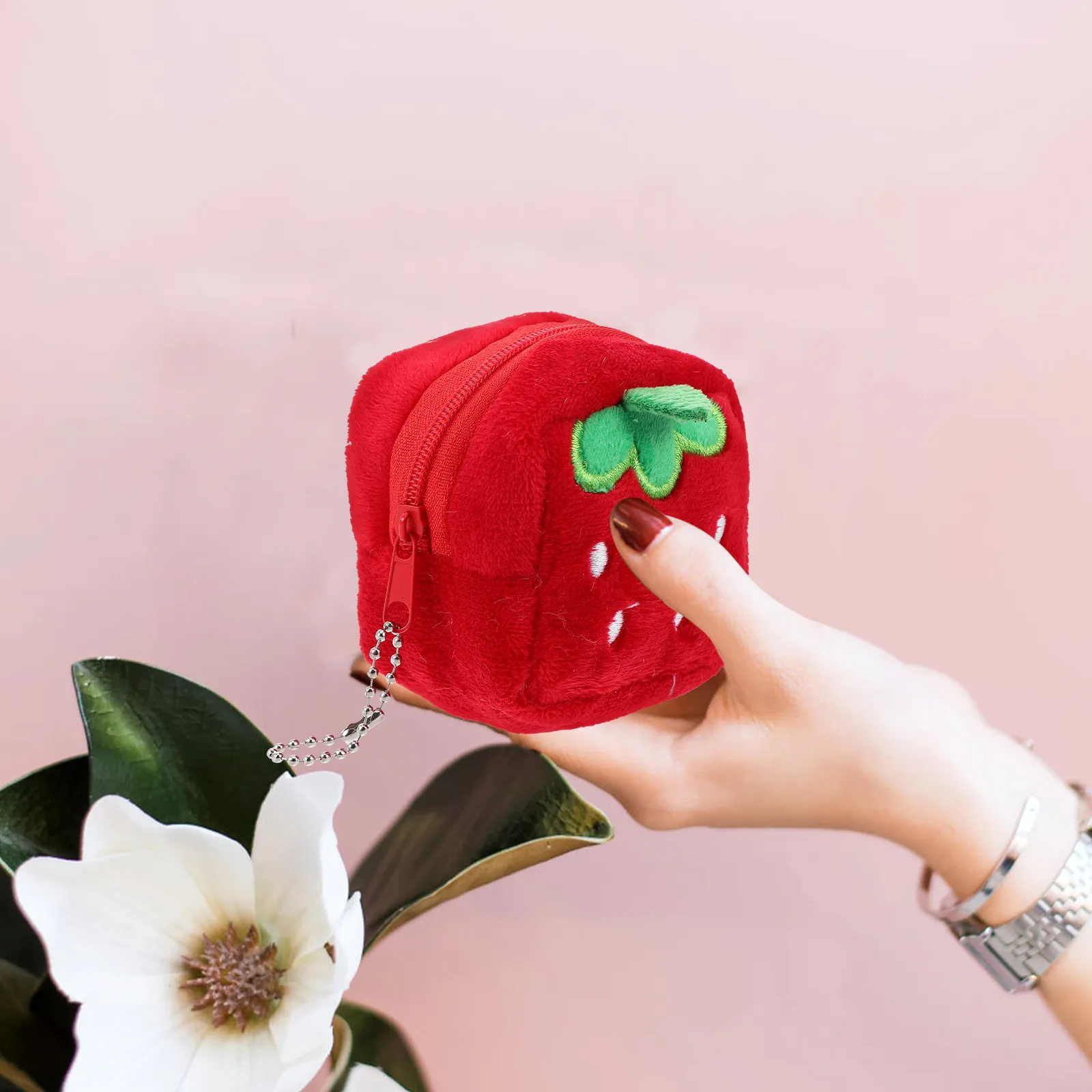 

Милый клубничный кошелек-монетница, маленький кошелек-брелок, симпатичная сумочка для мелочи для женщин и девочек, кавайный мини-аксессуар, детский кошелек для монет