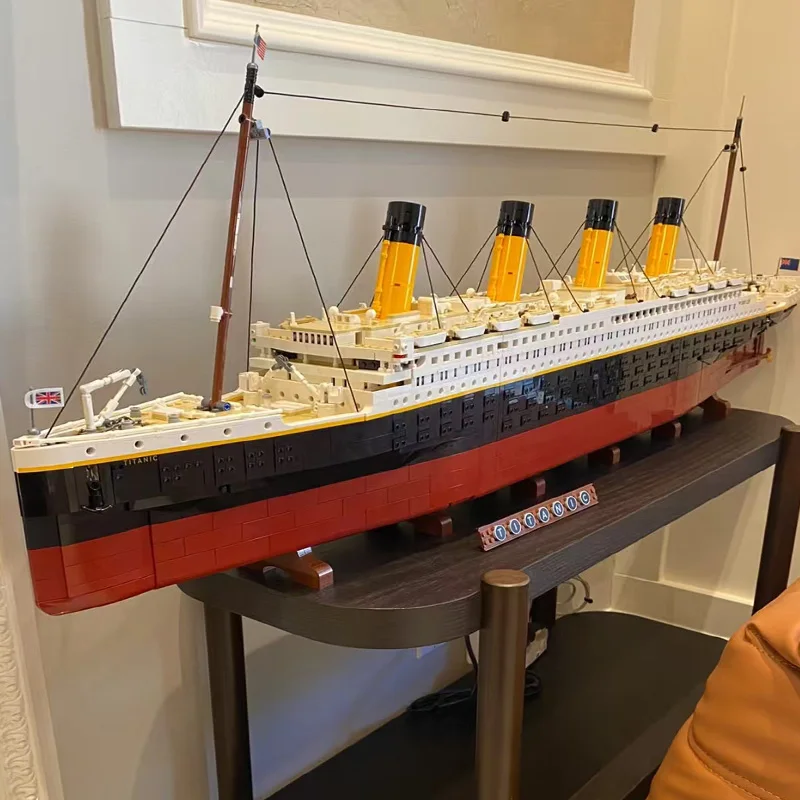 

IN STOCK 9090pcs Titani Titanic Large Cruise Boat Ship Steamship Bricks Building Blocks Children Diy Toys Gifts