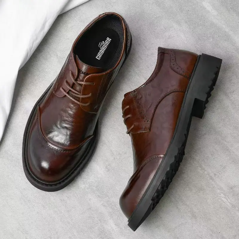 2025 cuir souple hommes haut de gamme en cuir à la mode affaires décontracté outillage grande tête semelle épaisse mocassins antidérapants chaussures