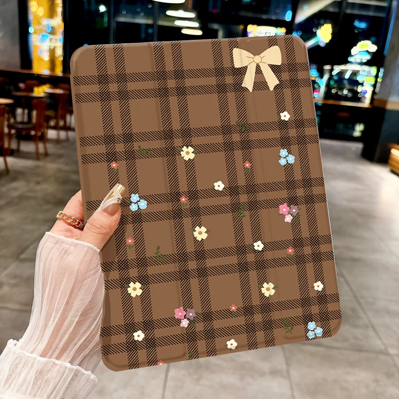 Brown checkered floral prints TABLET CASE FOR iPad pro 10/11-Inch 2020/6th/7th /8th /Air 3rd/Air 4th/9th gen/Air 5th Gen 2022/Ai