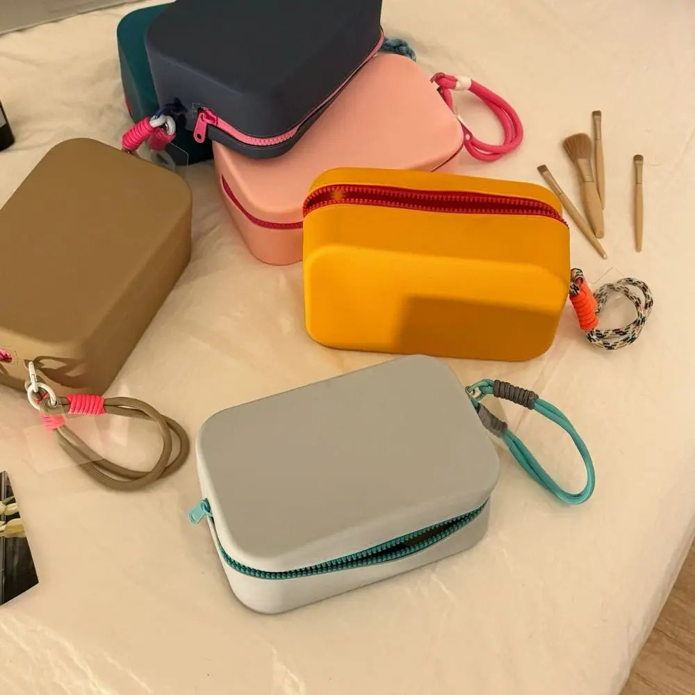 New Portable Silicone Storage Bag Large Capacity Waterproof Zipper Pouch Desktop Storage ID Credit Card Holder Lipstick Bags