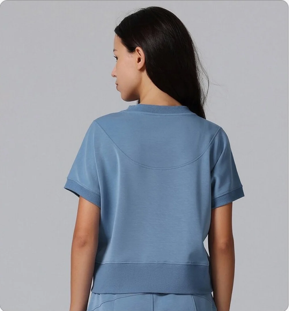 Leisure and sports two-piece set for women, loose and breathable fitness short sleeved t-shirt, bare air layer shorts, yoga suit