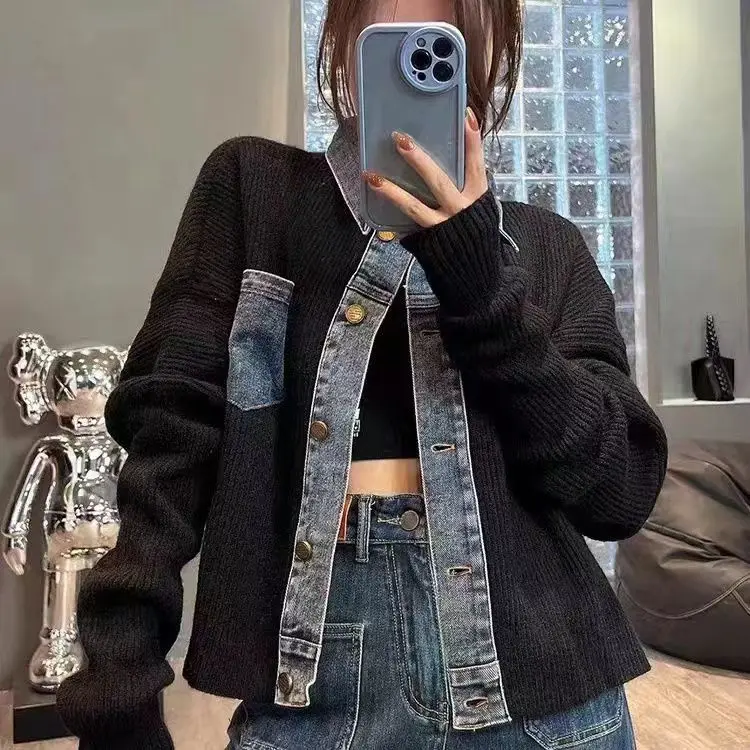 Design sense retro denim patchwork knitted sweater for women in early autumn 2023 new loose and fashionable jacket