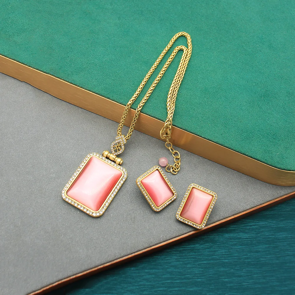 

Pre-owned Jewelry Set: Pink Cat's Eye Pendant Necklace & Stud Earrings - Unique Design, Gold Plated, High-end Feel