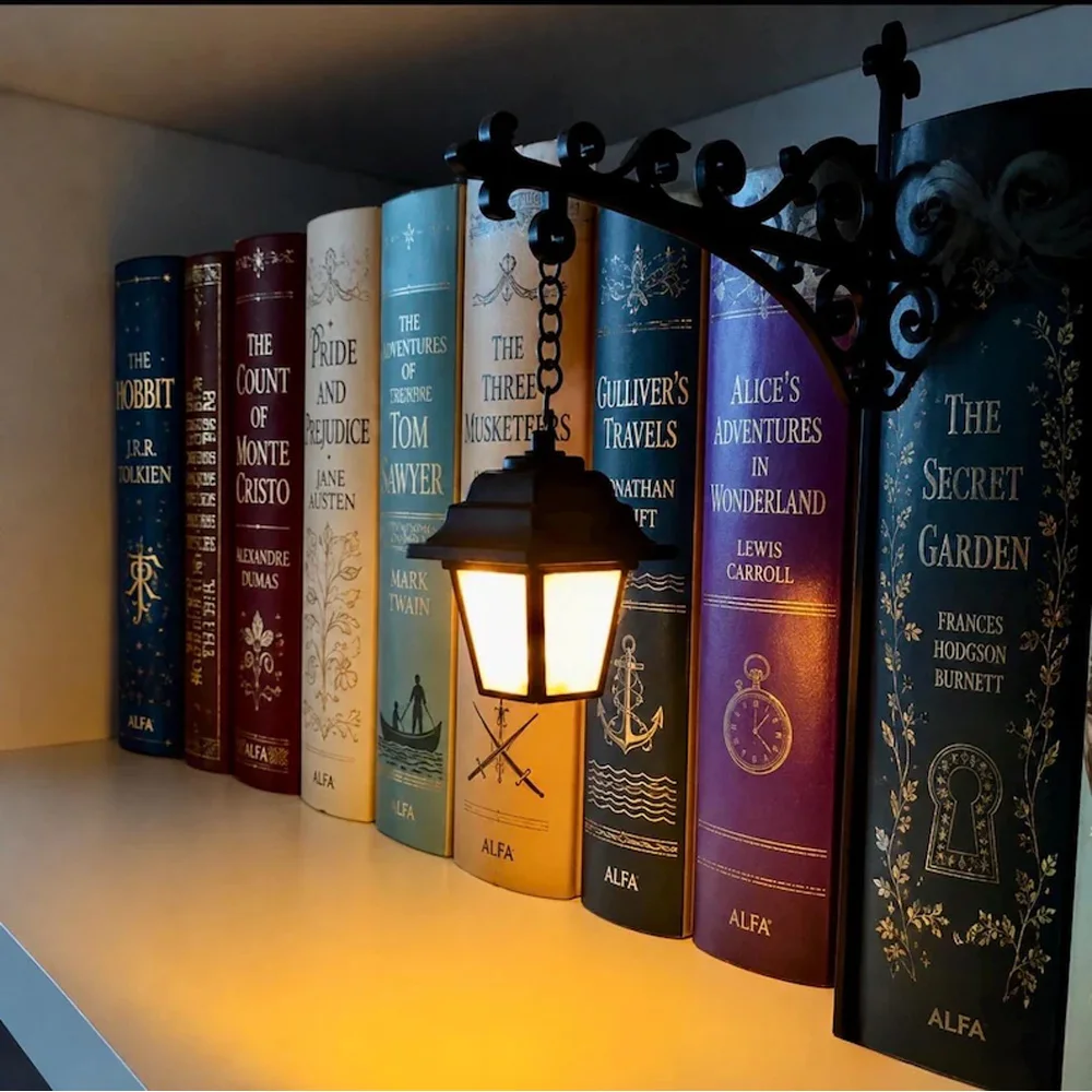 Library Lantern Decorative Bookshelf Lighting Retro Library Lantern Bookshelf Lamp Multifunctional Warm LED Nightlight Ornament view 5