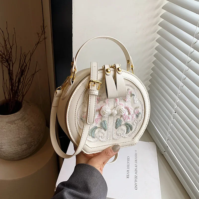 New Chinese Style National Style Bag Women\'s New Fashion Versatile Niche Embroidered Messenger Bag Super Fire Portable Round Bag