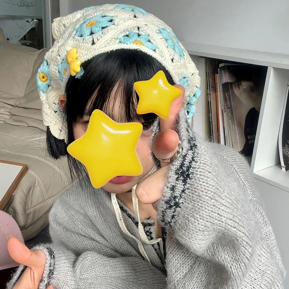 

French Pastoral Style Triangle Headband Daisy Flower Handmade Crochet Headscarf Hat Flower Strawberry Knitted