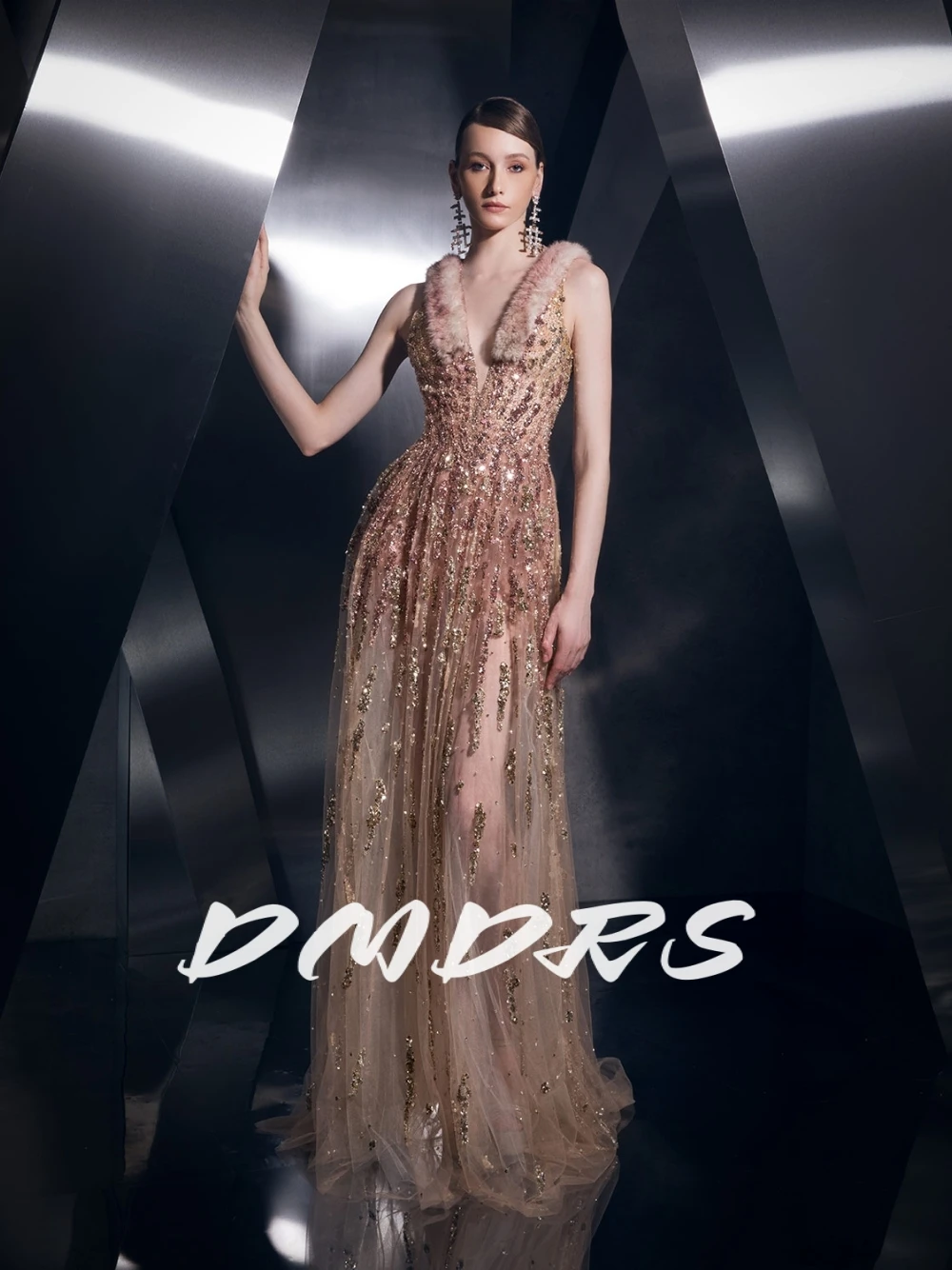 

Luxe Full Beaded Evening Dress With Soft Fur Sparkling A Line Customized Illusion Sleeveless Women Sexy V Neckline Prom Gown