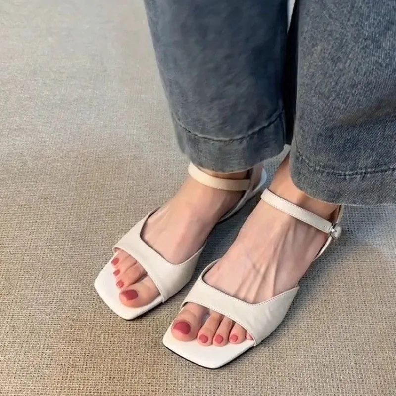 

Новинка 202, женские сандалии с квадратным носком, летние шлепанцы на низком каблуке, модные женские тапочки в стиле ретро, повседневная пляжная обувь Женские Сандалии