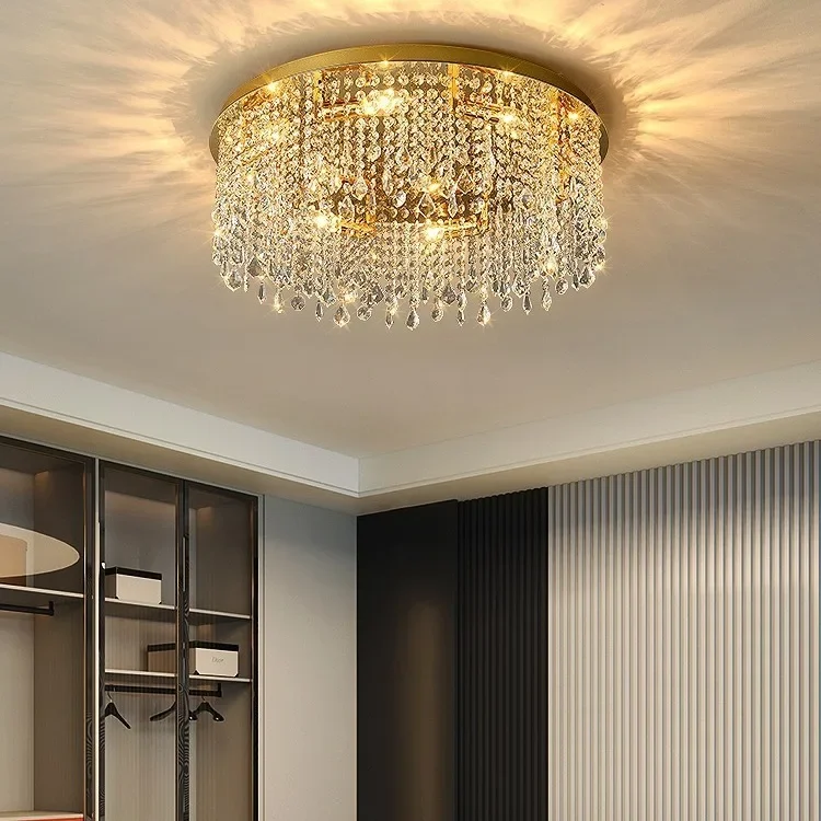 ポストモダンなパーソナライズされたライトラグジュアリークリスタルランプ家庭用ゴールドラウンド天井シンプルクリエイティブダイニングルーム寝室ルームランプ