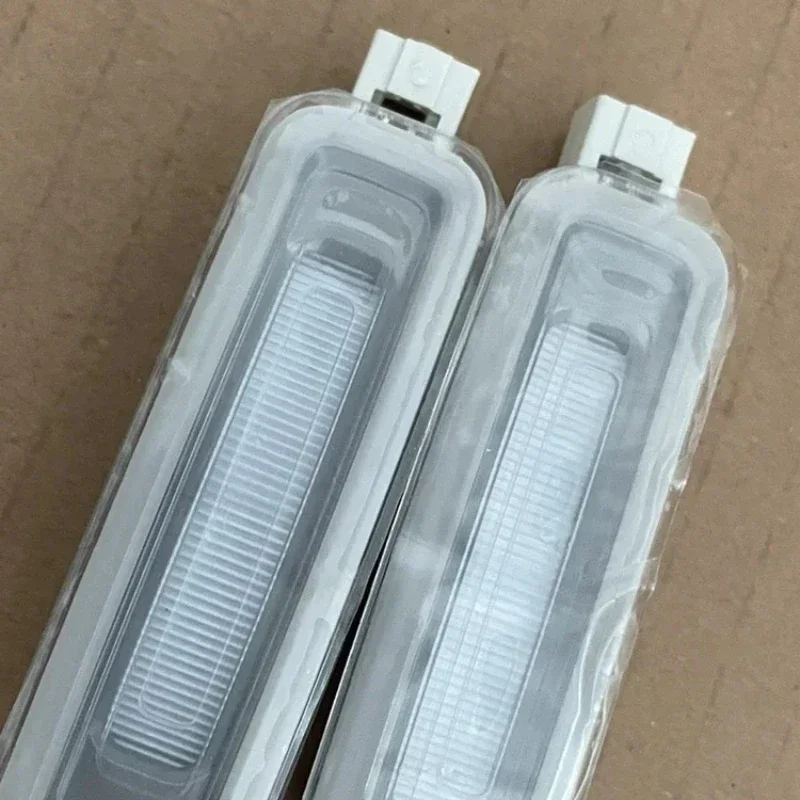 

Suitable for Audi A4.A6L. A7.A5.A8.Q5 reading lamp, makeup lamp, sun visor lamp FAW original factory