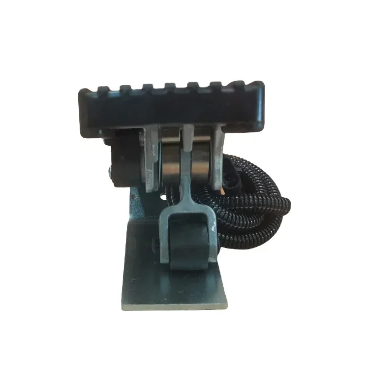XCMG High Quality Accelerator Pedal Mobile Crane Parts Foot Switch Pedal Price