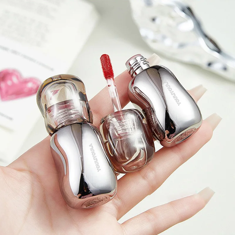 Shuiliang グロッシー リップ グロス: 美白効果のあるふっくらと光沢のある唇のための超保湿フォーミュラ - 学生に最適