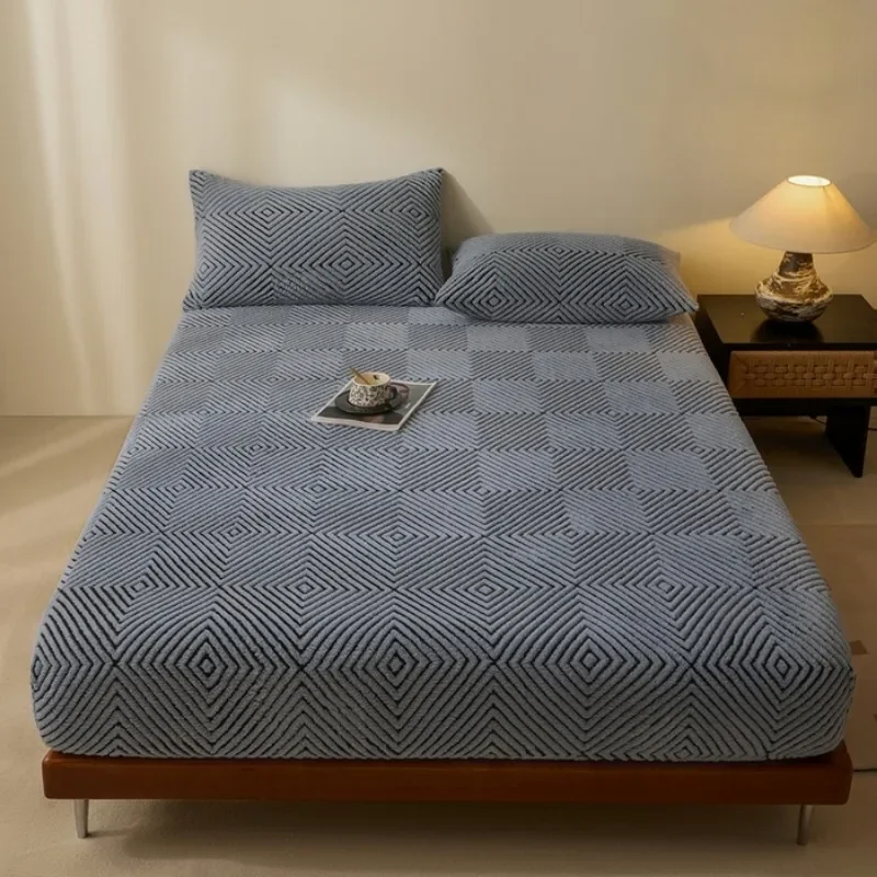 2025 new fitted sheet household sleeping naked jacquard warm sun velvet piled thickened bedspread non-slip three-piece set
