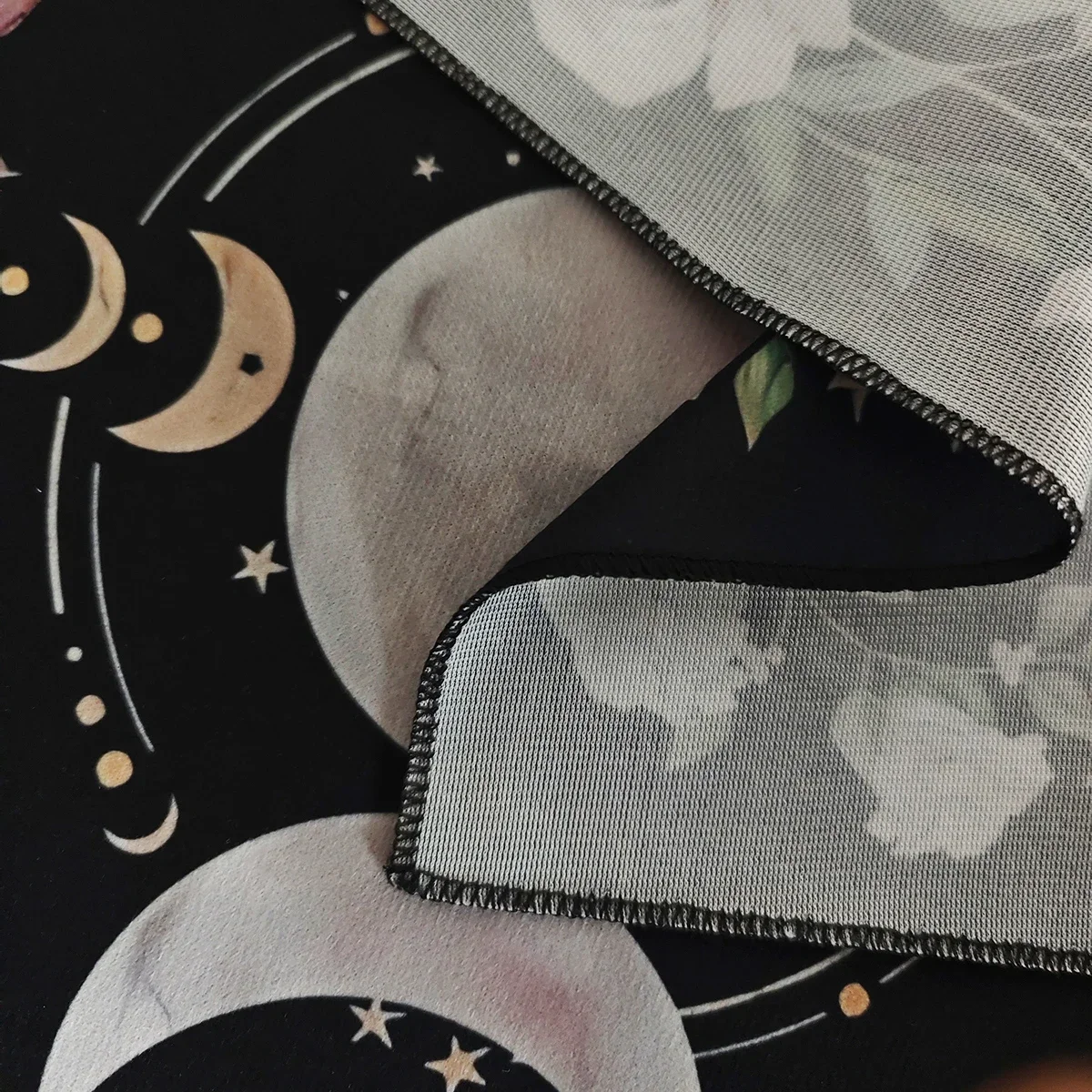 Triple Moon Altar Cloth Tarot Cloth For Spread Tarot Reading Cloth Moon Phase Pink Flower Tarot Mat Witchy Cottagecore Decor