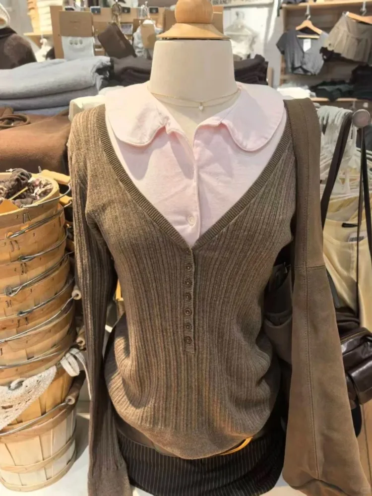 

Khaki Knit Buttons T-shirts Women Spring V-neck Button Cotton Slim Long Sleeve Tees Sweet Cute Preppy Style T Shirt Y2K