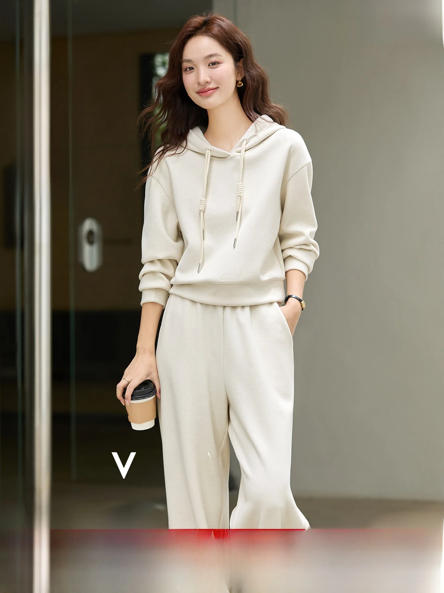 

Повседневный спортивный костюм с худи для женщин: осенний комплект из двух предметов с широкими брюками, полиэстер, средней толщины, теплый