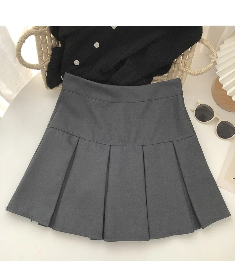 grey skirt