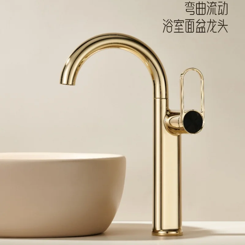 

Смеситель для раковины из матовой латуни под золото, с функцией горячей и холодной воды