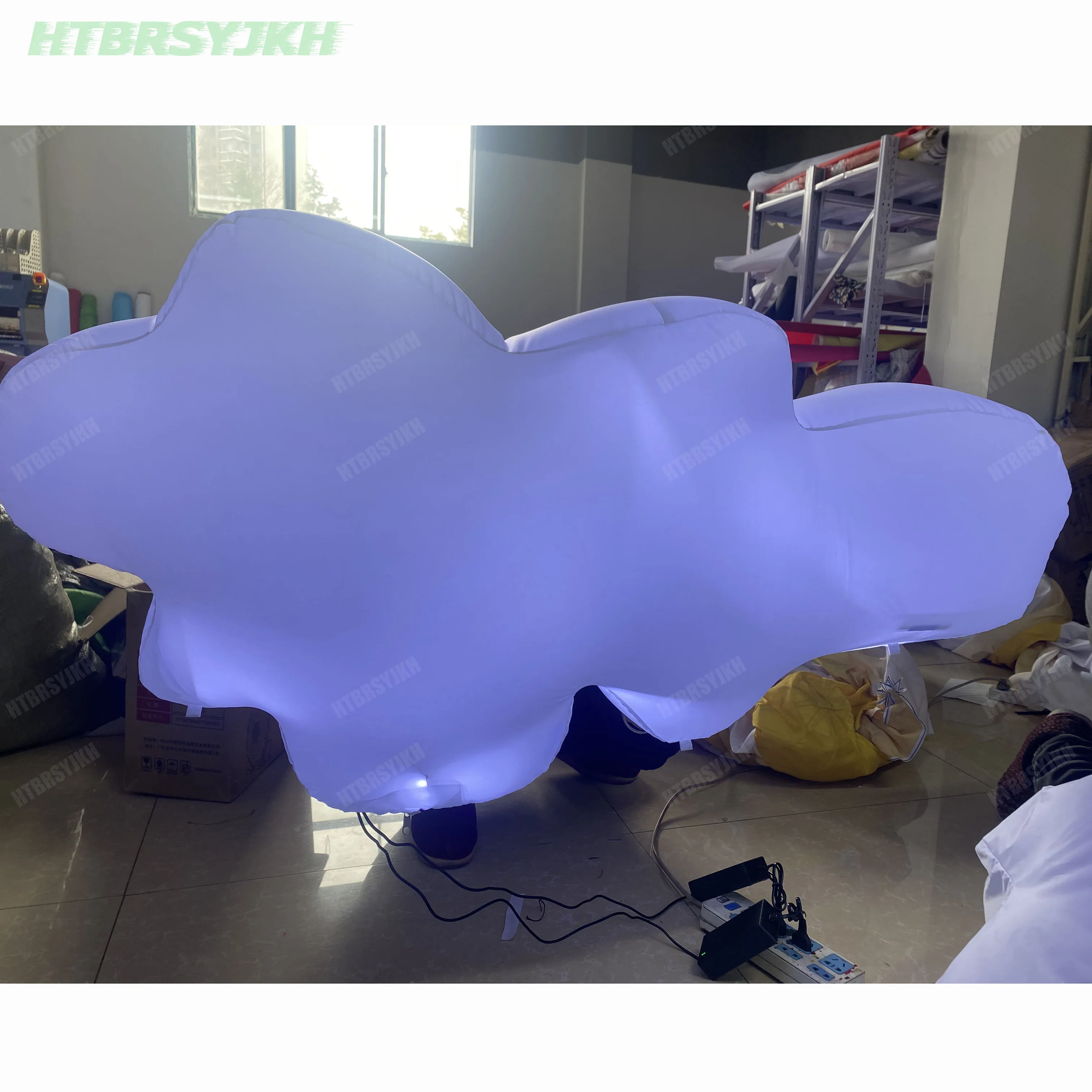 เมฆพองยักษ์พร้อมไฟ LED เปลี่ยนสีโลโก้ที่กําหนดเอง/พิมพ์รูปแบบที่มีอยู่ไนท์คลับกิจกรรมตกแต่งอุปกรณ์ประกอบฉากโฆษณา