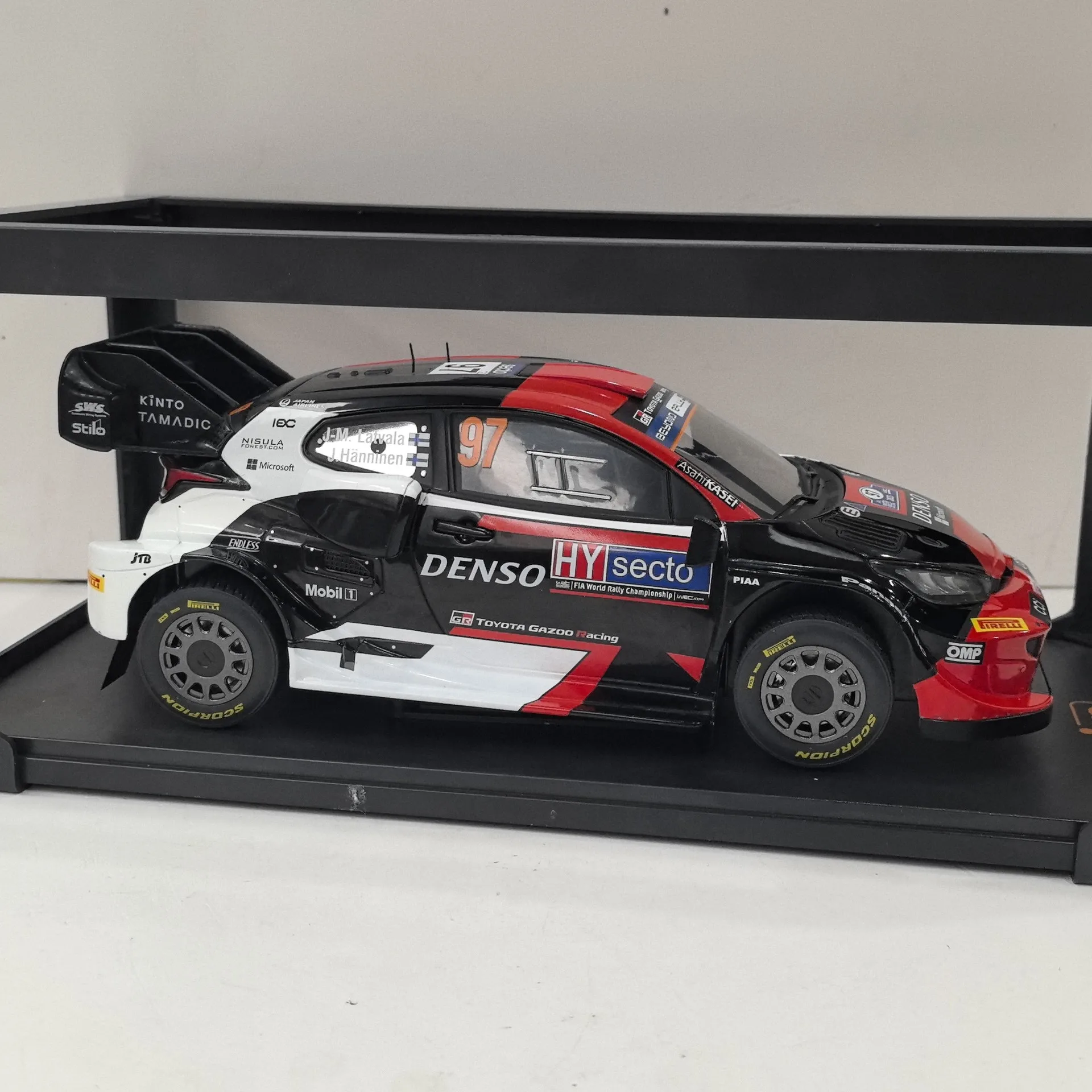 ダイキャスト IXO 1:18 スケール トヨタ GR ヤリス # 97 2023 トヨタ ヤリス レーシング合金車モデル グッズ玩具ギフトお土産ディスプレイ