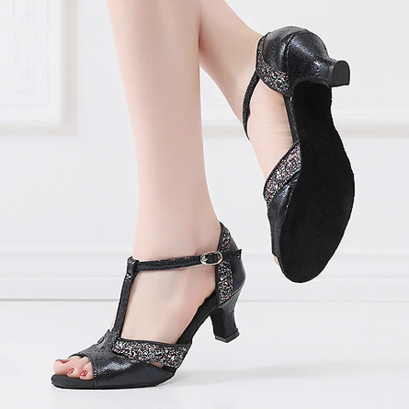 

New Brand Dance Shoes Fashion Ballroom Dance Latin Tango Shoes Soft Soles Salsa Dance Shoes Professional Perform
