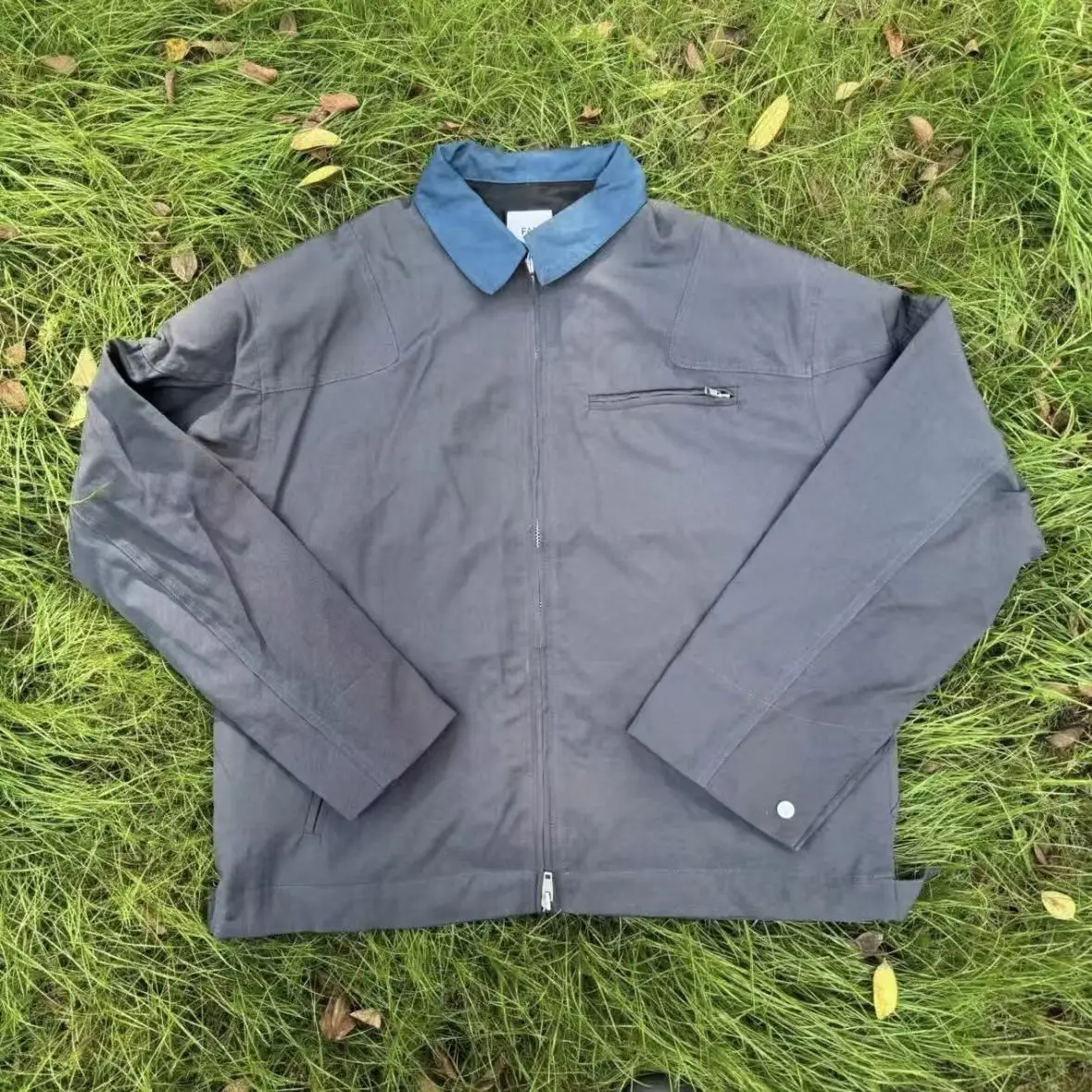 ARCHIVE LEARL chaqueta con cremallera pesada lavada y acolchada en nylon con hombros