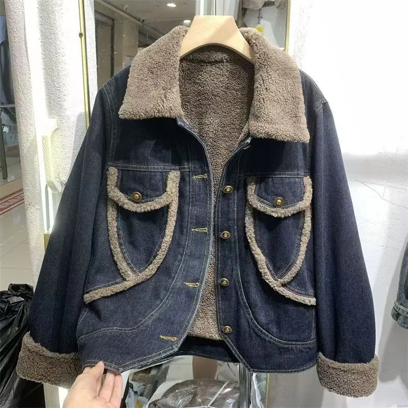 

Plush Lamb Wool Denim Stitching Long-sleeved Top Fashion Loose Warm Denim Jacket Casual Buttons Large Size Winter Clothes Women