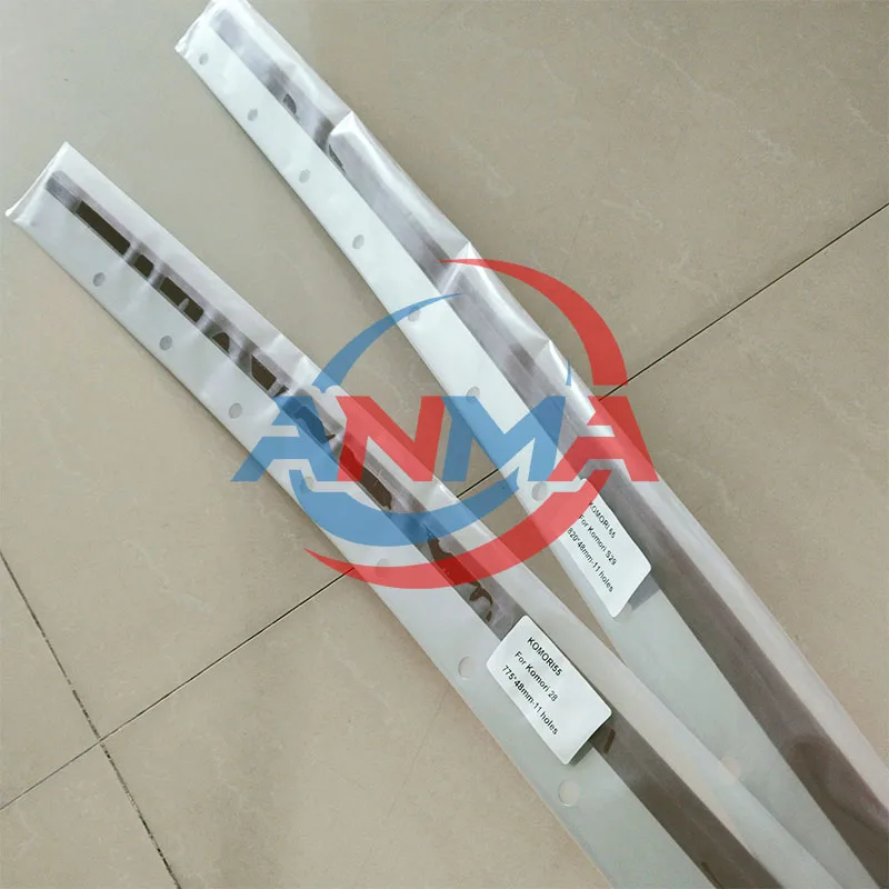 

2Pieces High Quality Polyurethane Material Komori S29 Wash Up Blade S29 820×48×0.5mm With 11 Holes Printing Machine Parts