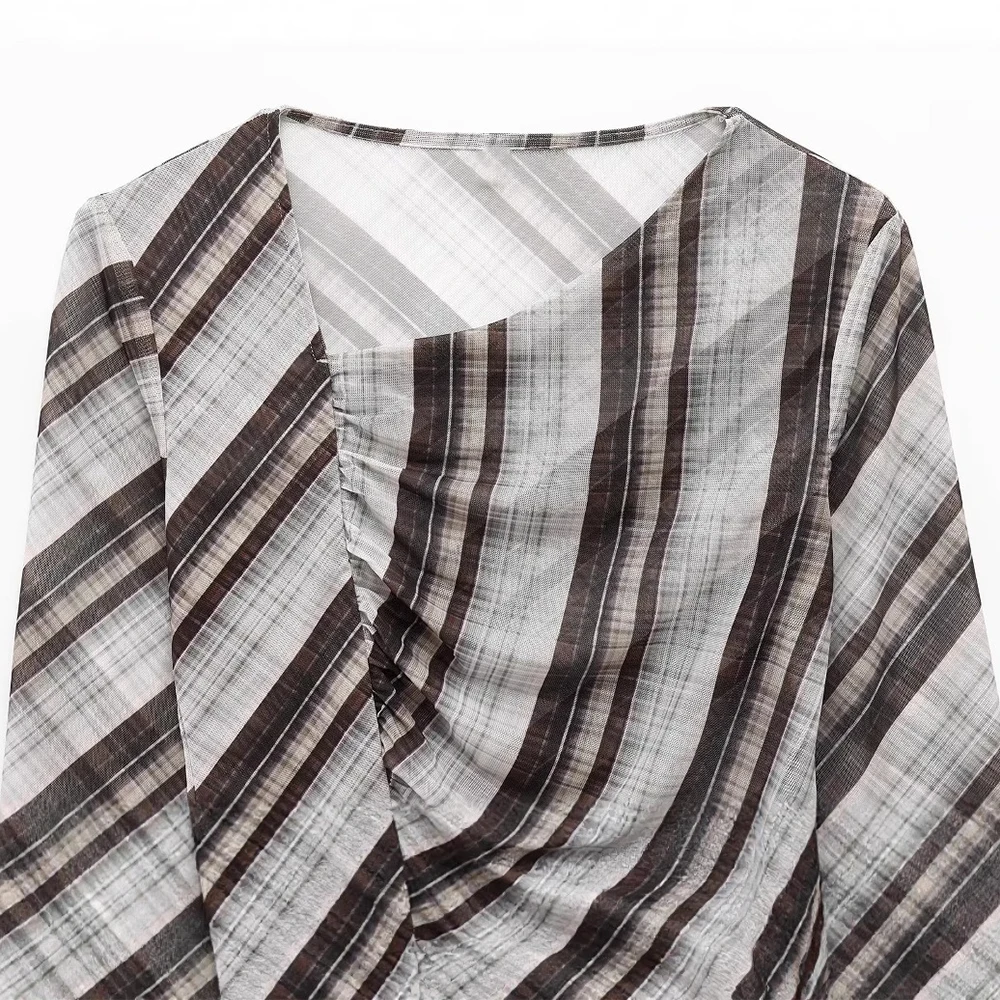 T-shirt casual in tulle scozzese stile europeo e americano Top plissettato alla moda da donna per streetwear
