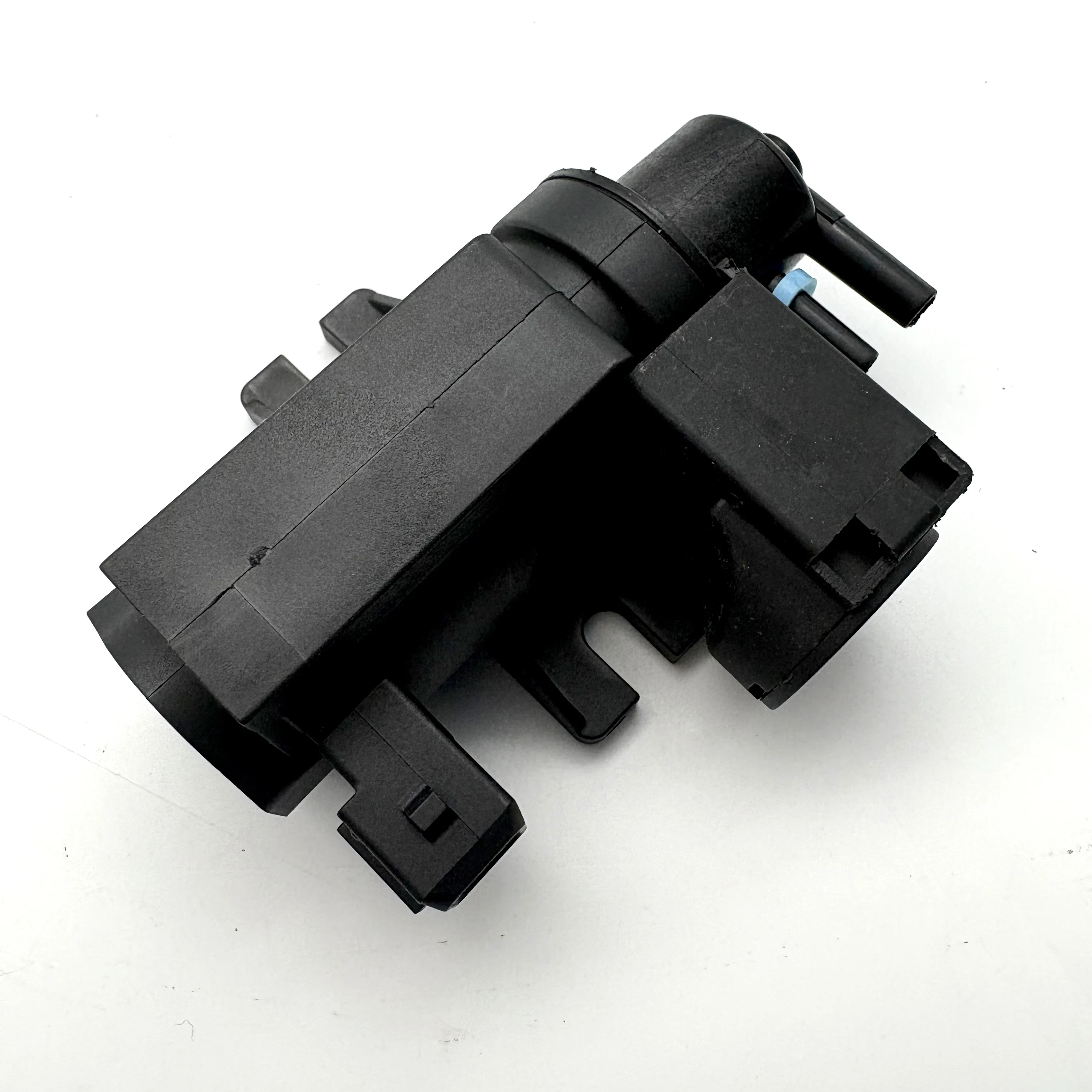 Boost-Magnetventil für BMW S63 N20 N55 135I 320I 535I 550I 750I Alpina B6 B7 M5 M6 X3 X5 Z4 OE 11747626351 – Detail 8