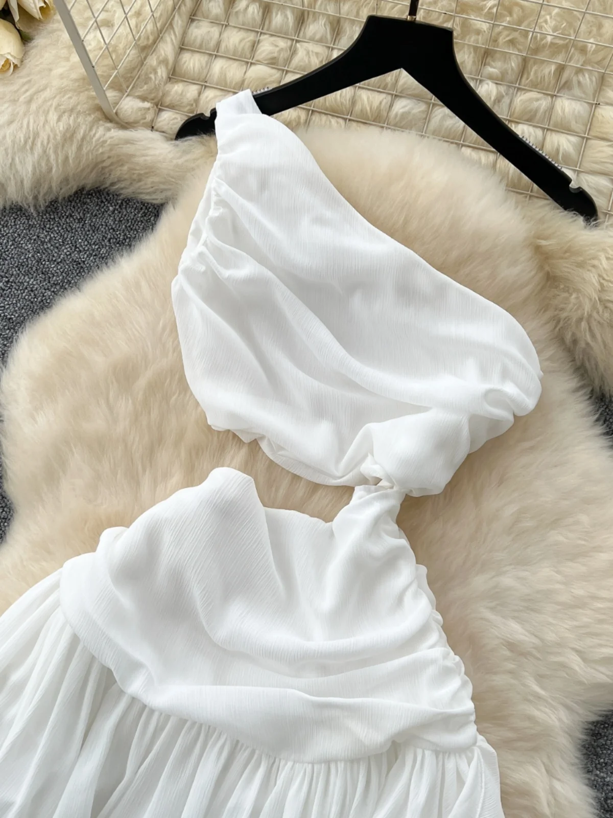 Vestido de chifón con diseño de cintura hueca, hombros asimétricos y corte entallado para mujer, estilo de viaje, primavera 2...