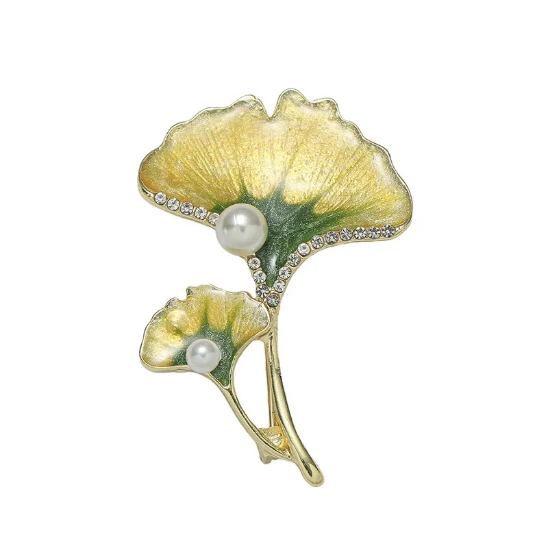 Classic Ginkgo Leaf Brooch for Women Men Eye-Catching Flower Charm Pin Accessory for Stage&Special Occasions Memorable Gift Item