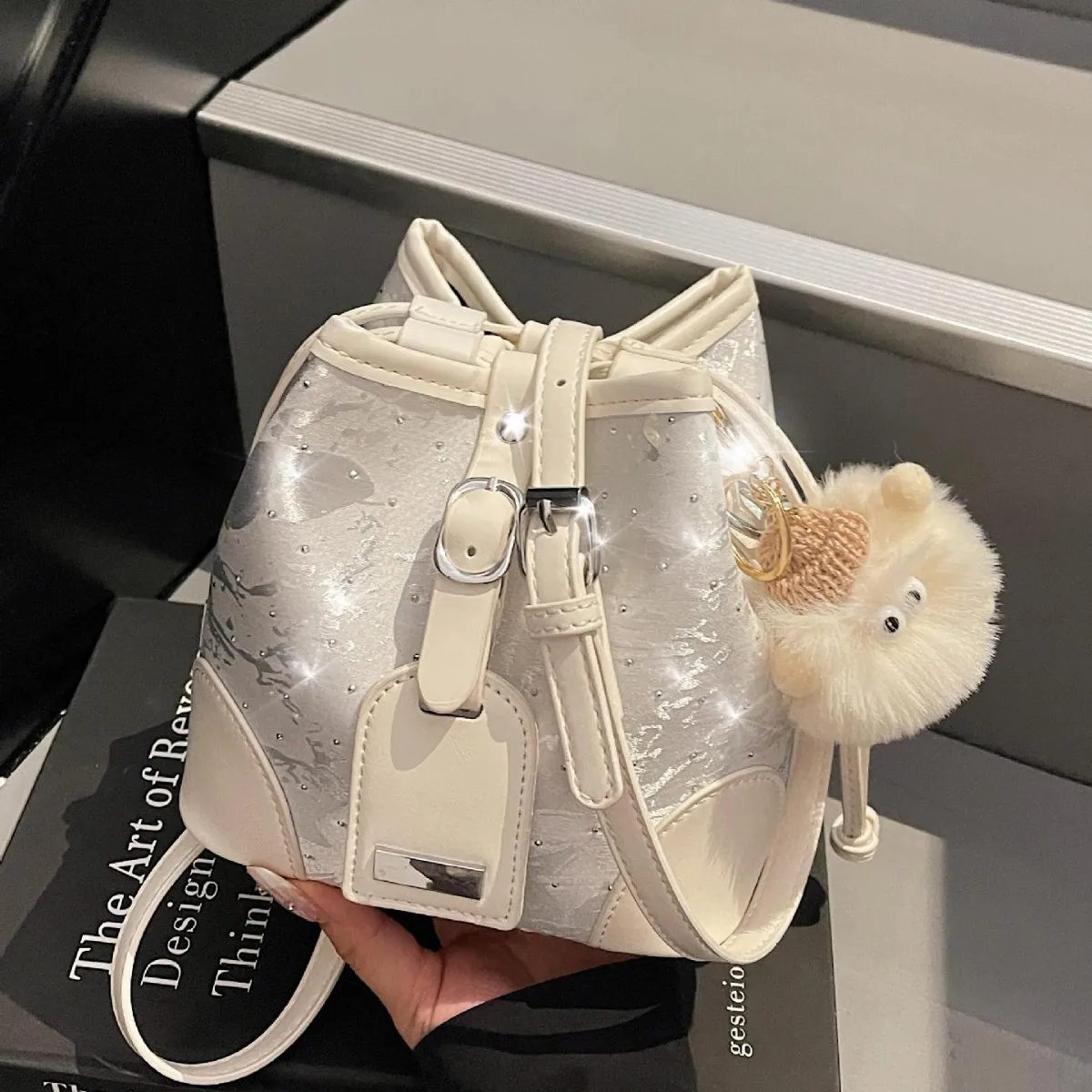 

2025 Popular Bucket Crossbody Bag for Women Minimalist Shoulder Handheld Purse Fashionable Handbag