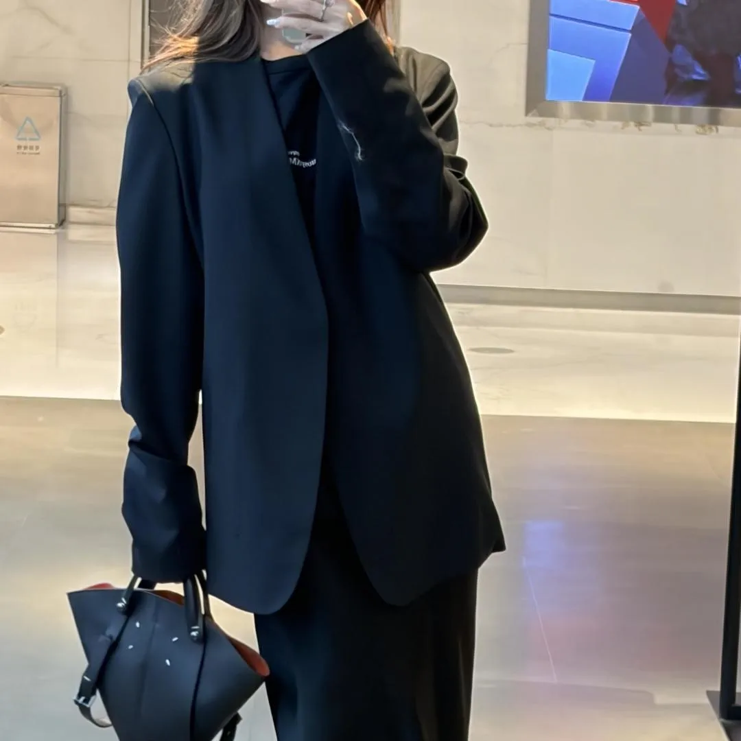 2026 Minimalist Fine Wool Blazer - Deep V-Neck, Collarless Silhouette in Black for Effortless Sophistication