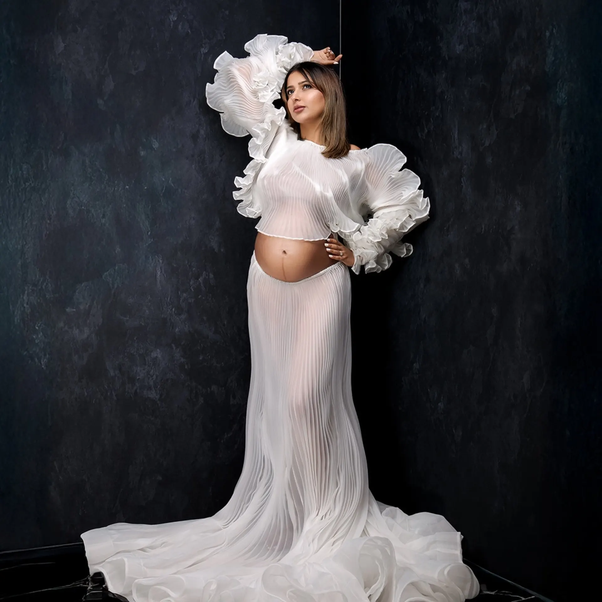 

Элегантное белое платье для беременных с открытыми плечами, рукавами-рюшами и регулируемой талией в стиле русалка для беременных, для фотосессий и свадеб