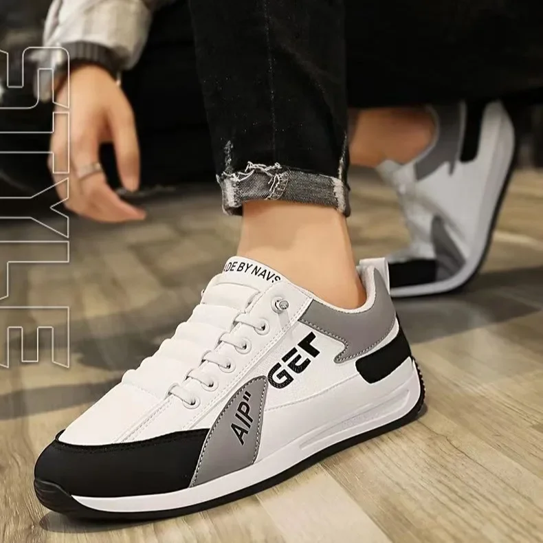 حذاء جري رجالي ربيعي جديد خفيف الوزن سهل الارتداء كاجوال منخفض الارتفاع كتلة ألوان نسخة مطورة أحذية رياضية مريحة مبطنة بالقطن