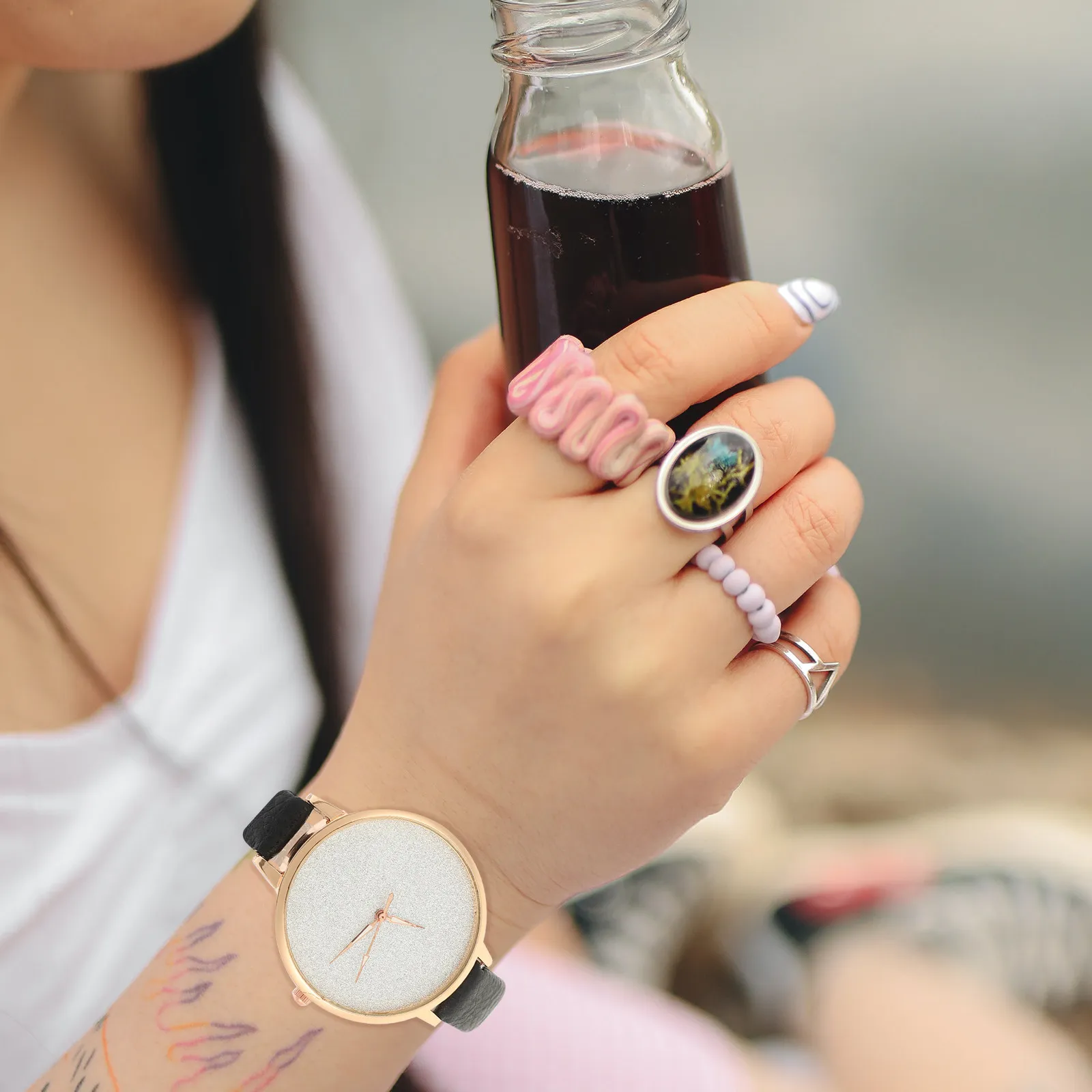 

Women Quartz Watch Glitter Dial No Number Design Luxurious Elegant Wristwatch for Business Women Students Daily Wear Party