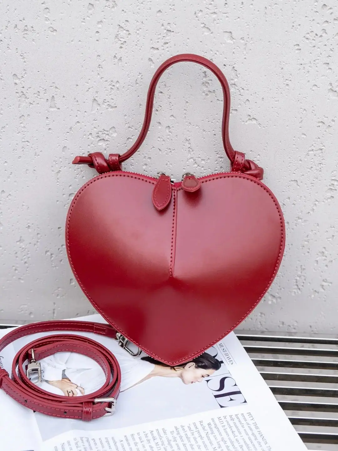 

Genuine Grade Women's Shoulder Purse Crossbody Bags Luxury Designer Brand Ladeis Small Heart-shaped Bag Female Handbag for Woman