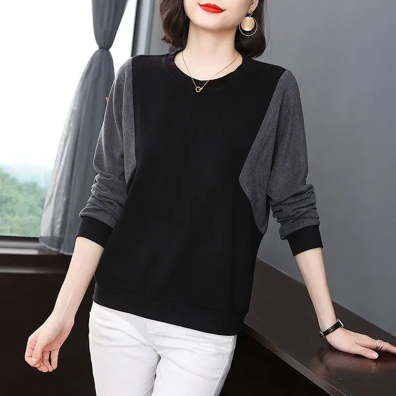 

Large Size Women's Long Sleeved T-shirt with Contrasting Color Base Middle-aged Outfit, Noble Mother's Loose Top