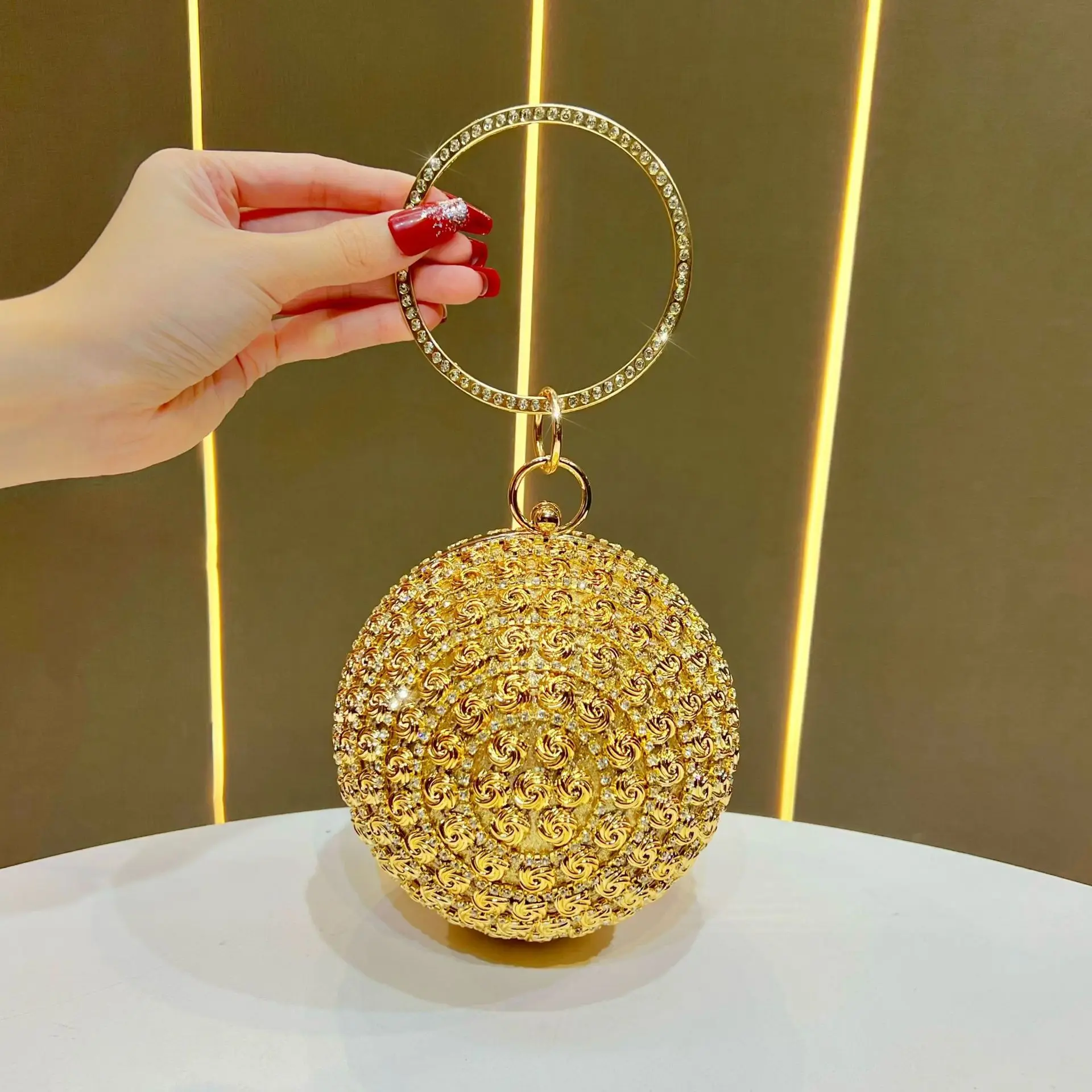 Women's Evening Bag Pearl Rhinestone Dinner Bag Spherical Tassel Banquet Fashion Handbag for Party Wedding Cocktail Party