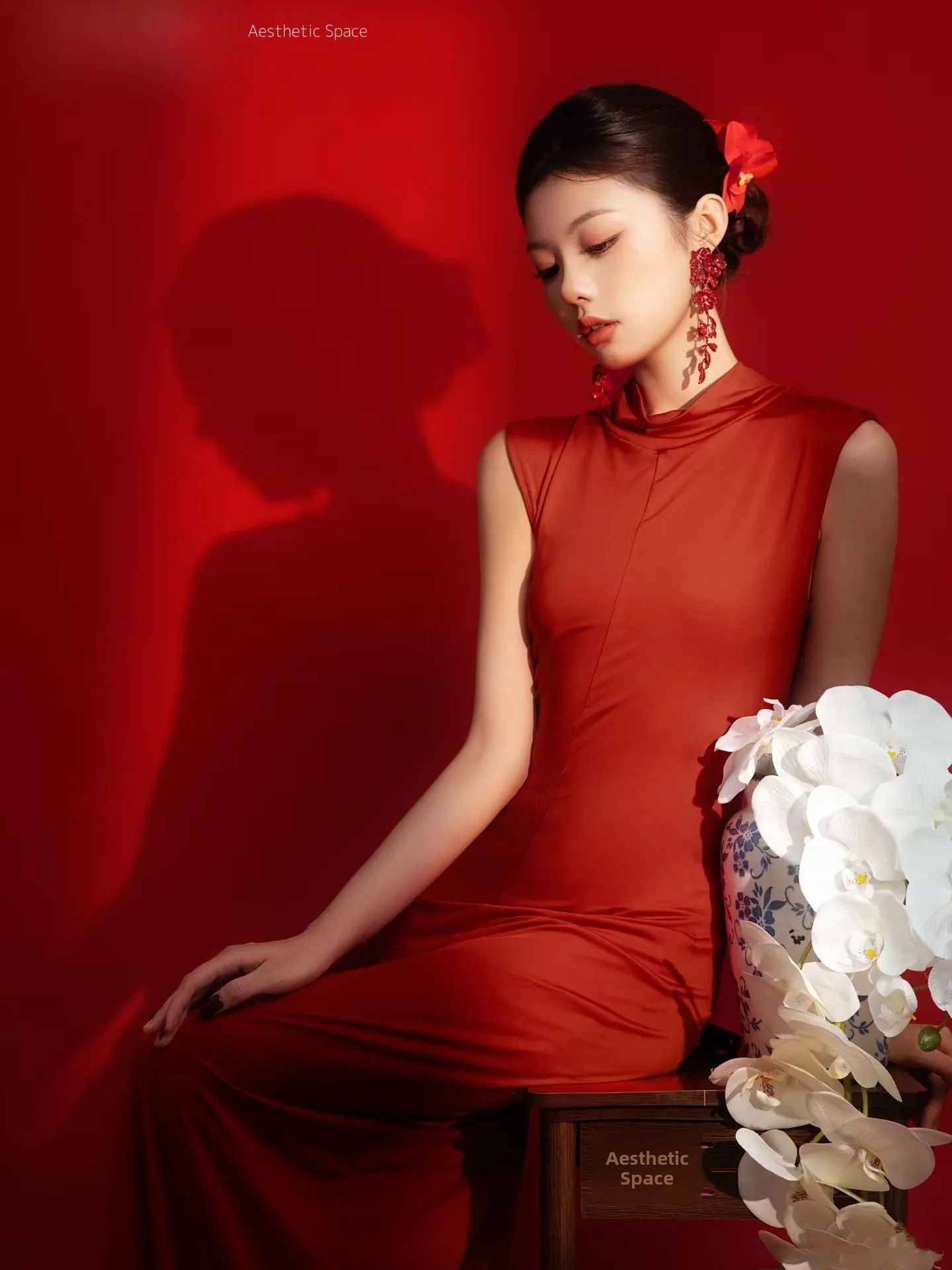 

Красное китайское платье для женщин: новая коллекция для фотостудий, портретов, высококлассных сценических выступлений и этнических образов.