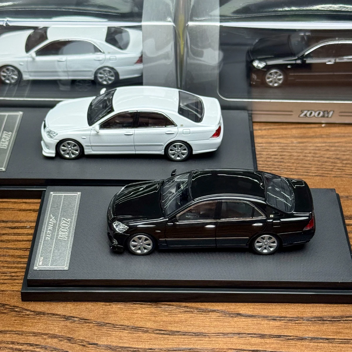 ZOOM 1:64 corona atleta coche de aleación fundido a presión y vehículos de juguete modelo de coche escala en miniatura modelo de coche juguetes para niños