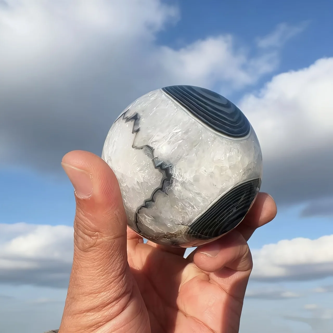 1pc Natural Black Sardonyx Crystal Sphere, Solid Agate Crystal for and Balancing