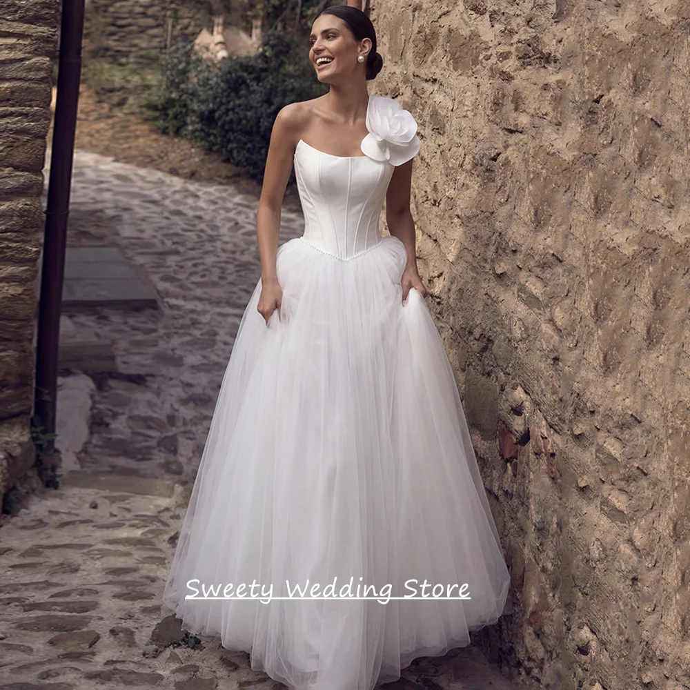 

Cheap Wedding Dress Robe De Mariage Customized One Shoulder Sleeveless Flower Pearls Tulle A Line Bridal Gown Corset