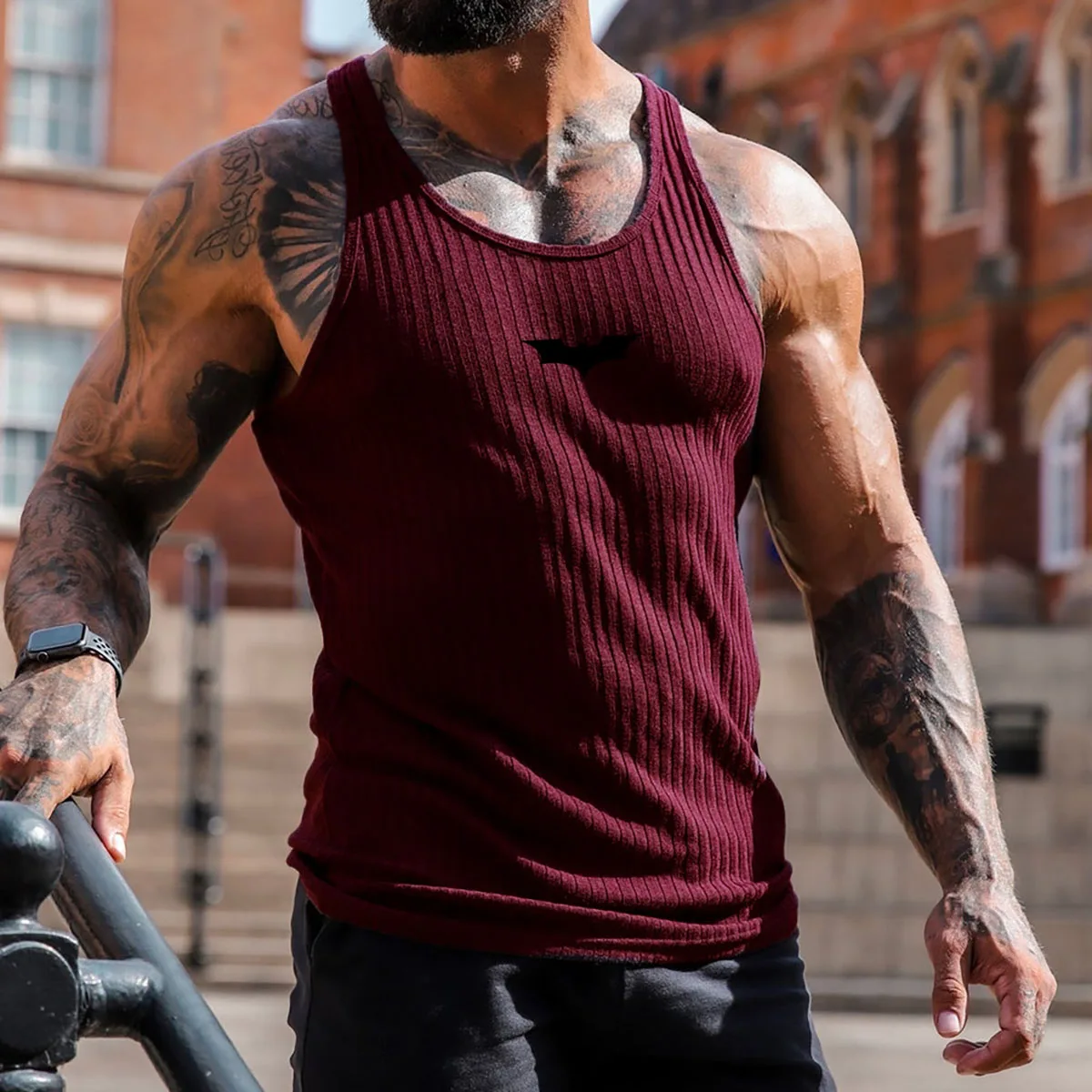 2026 الصيف الرجال الخفافيش سترة حجم كبير شريط تي شيرت بلا أكمام للجيم الرجال اللياقة البدنية الذكور ممارسة سترة رياضية قميص كمال الاجسام الملابس